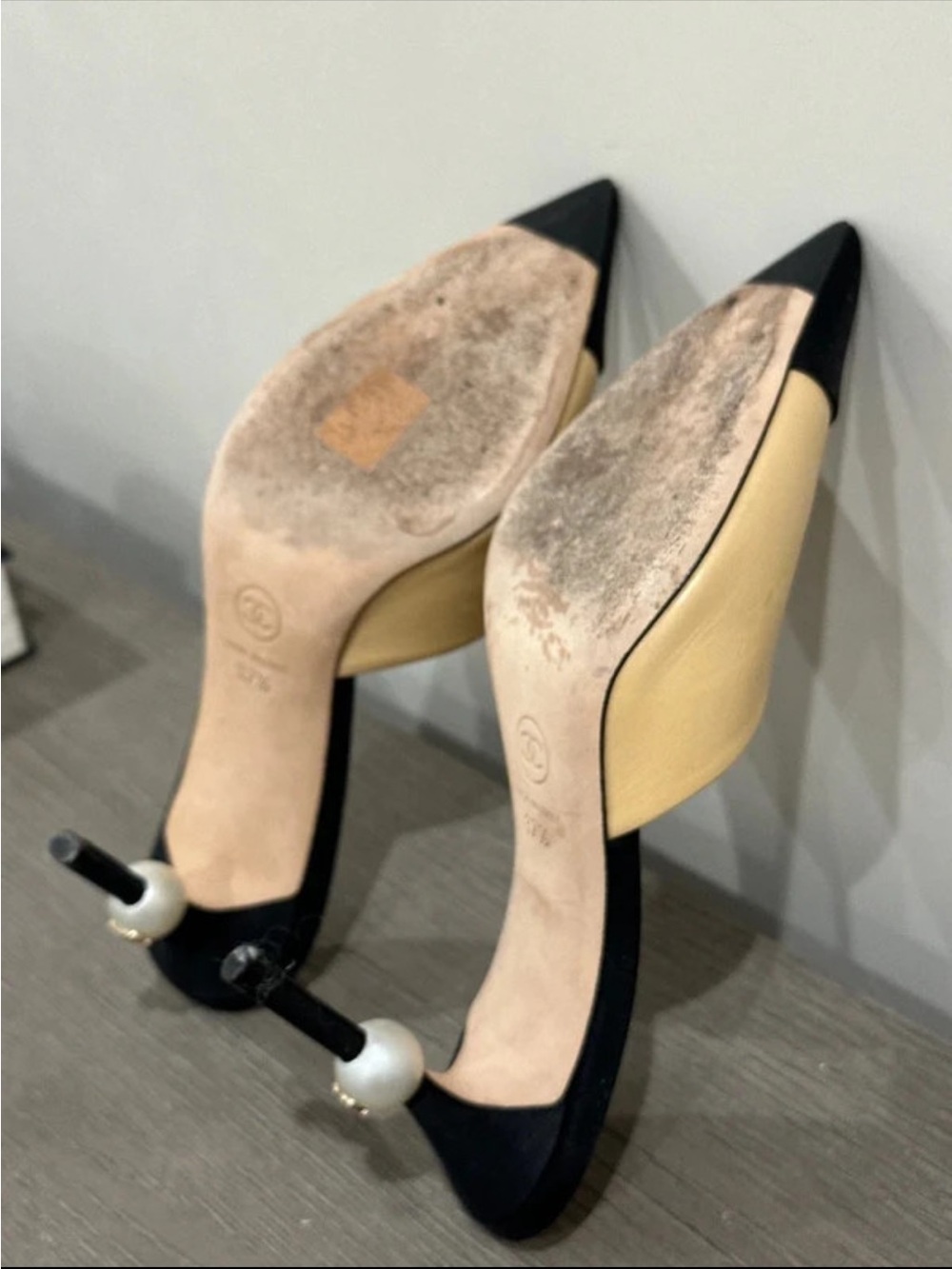 CHANEL Two-Tone Beige and Black Pointed-Toe Mules with Pearl Heel Detail 37.5 - Picture 8 of 8